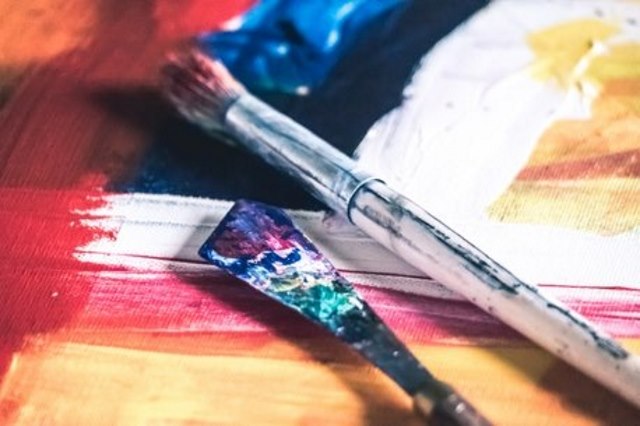 Two paint brushes for artists to paint on canvas.